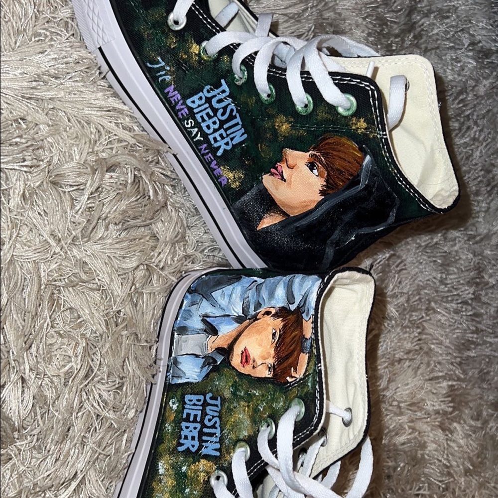 Justin Bieber converse!!